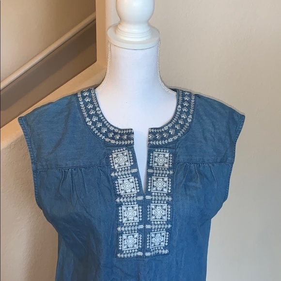 Knox Rose chambray embroidered dress - Picture 3 of 7